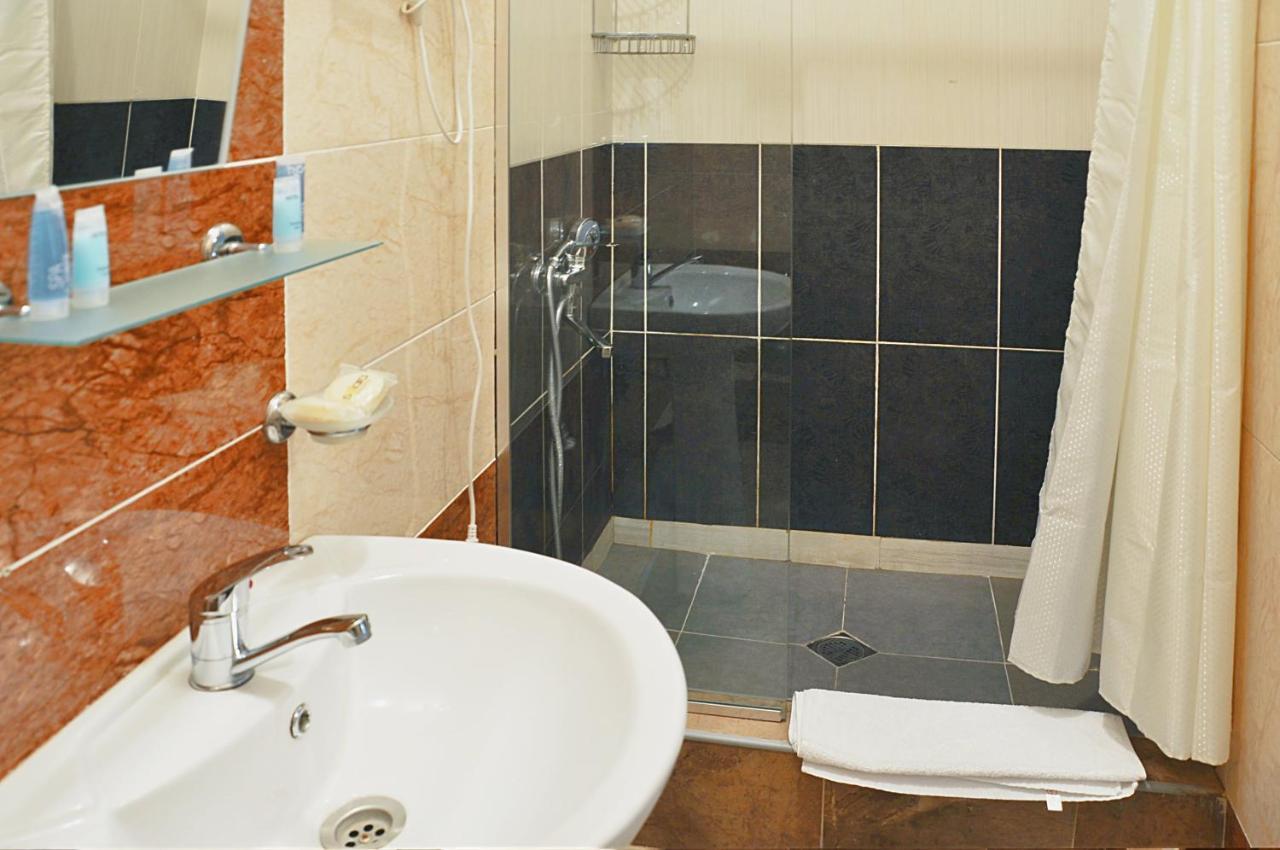 Hotel Alexandra ティビリシ エクステリア 写真