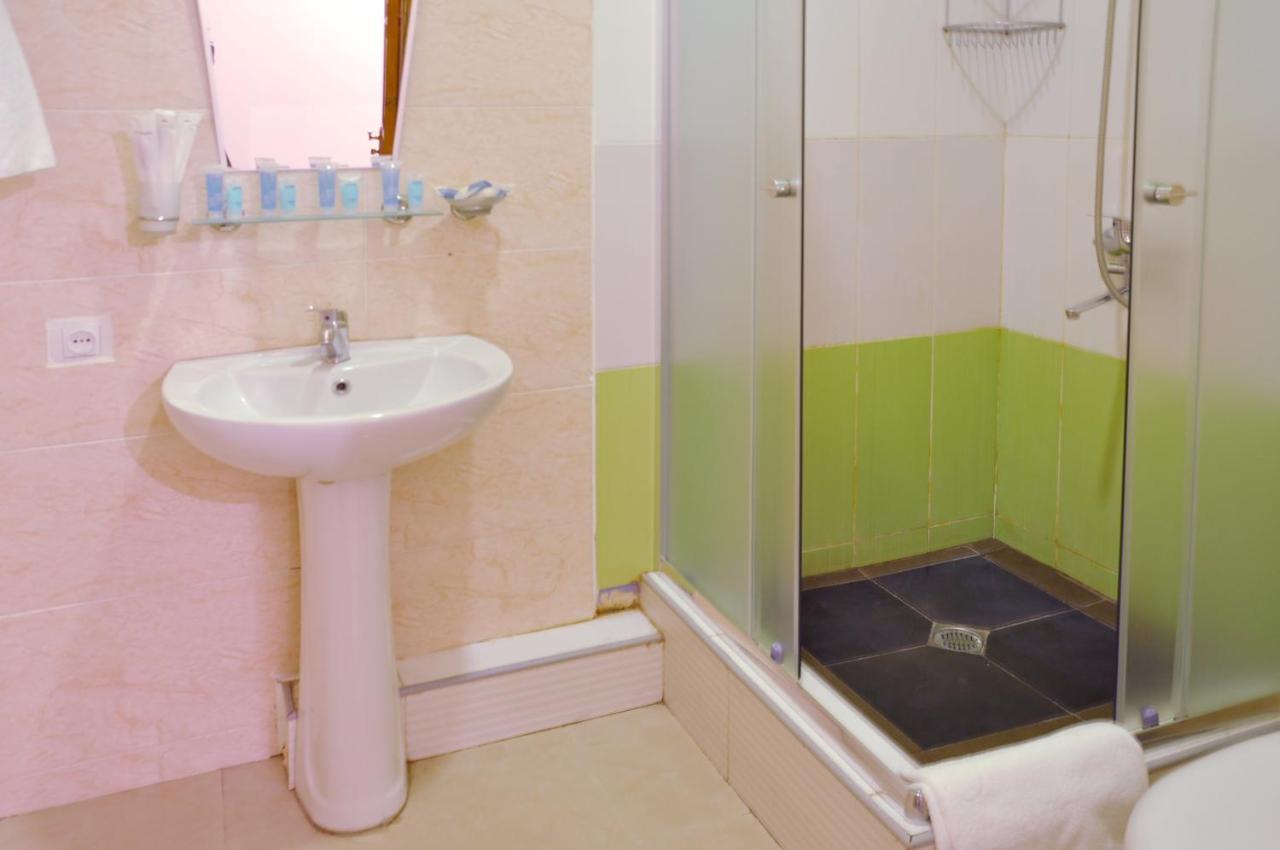 Hotel Alexandra ティビリシ エクステリア 写真